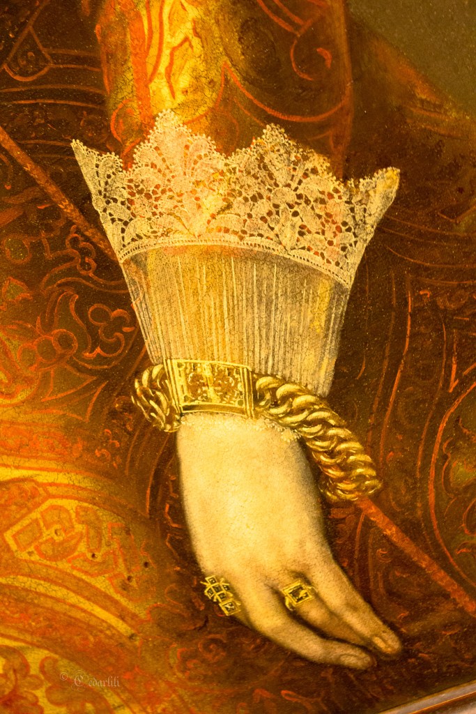 1638 jewelry and lace
